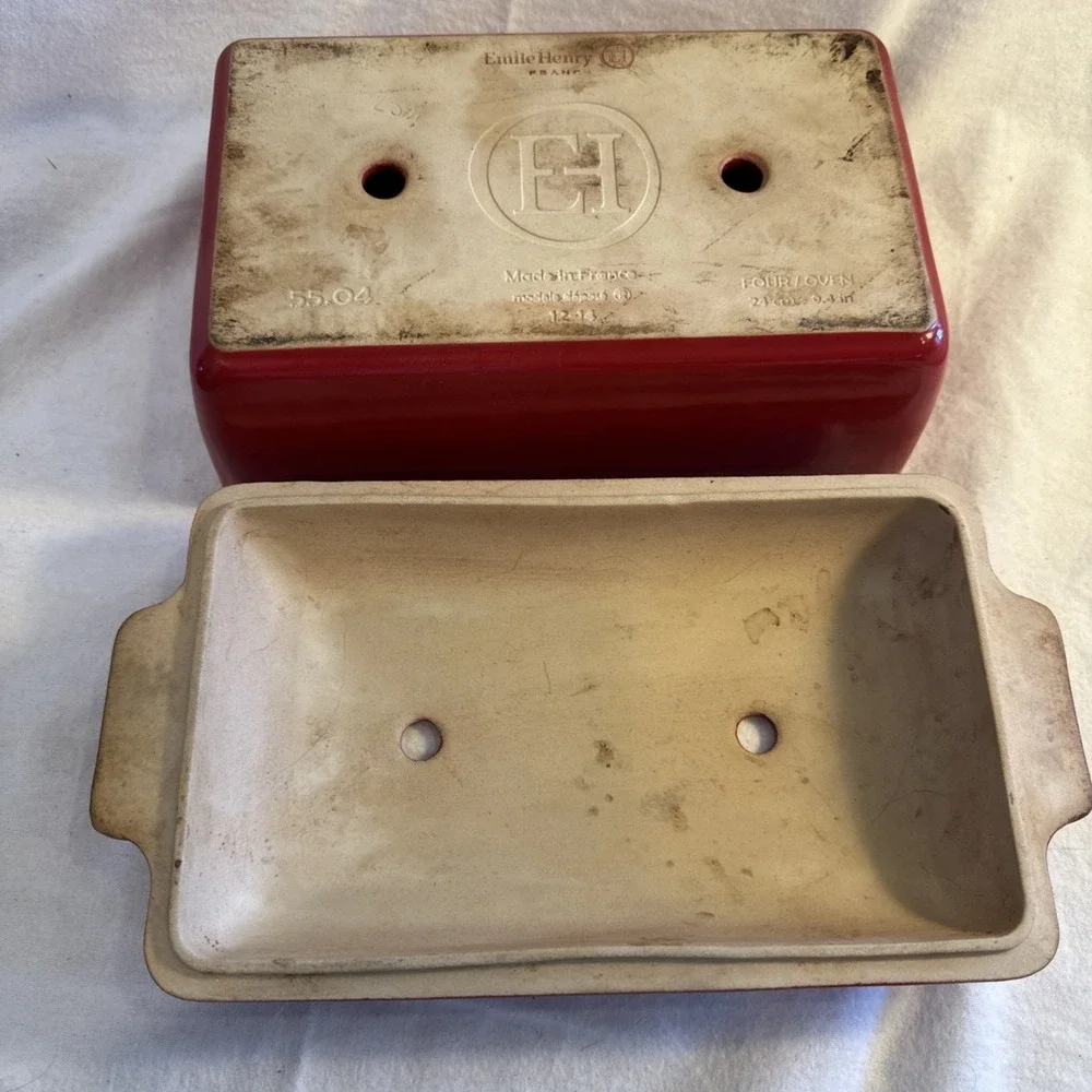 Emile Henry Made In France Bread Loaf Baker, 9x5